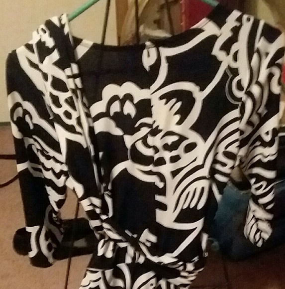 Dress - Picture 2 of 5